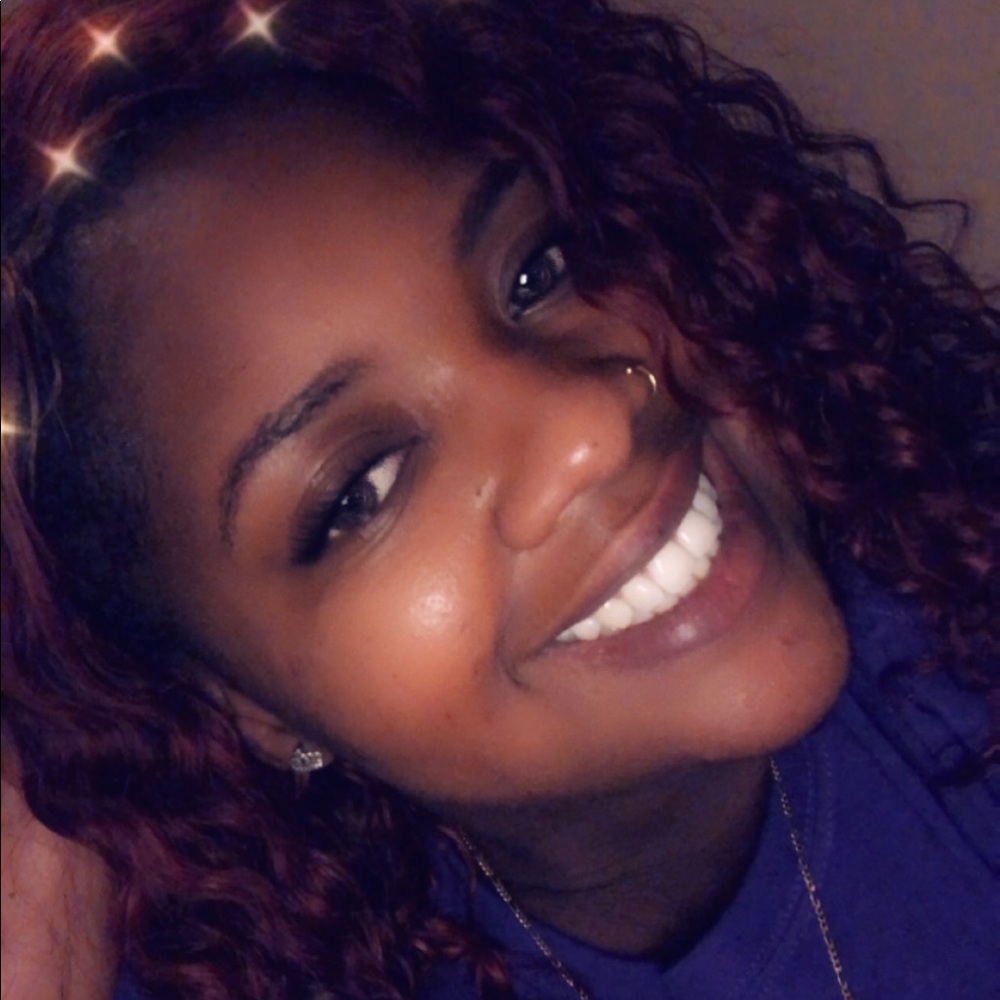 Meet your Posher, Dee